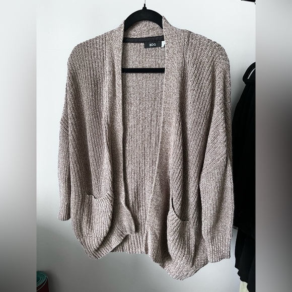 Comfy BDG Drop 3/4 Sleeve Cardigan - Picture 1 of 3